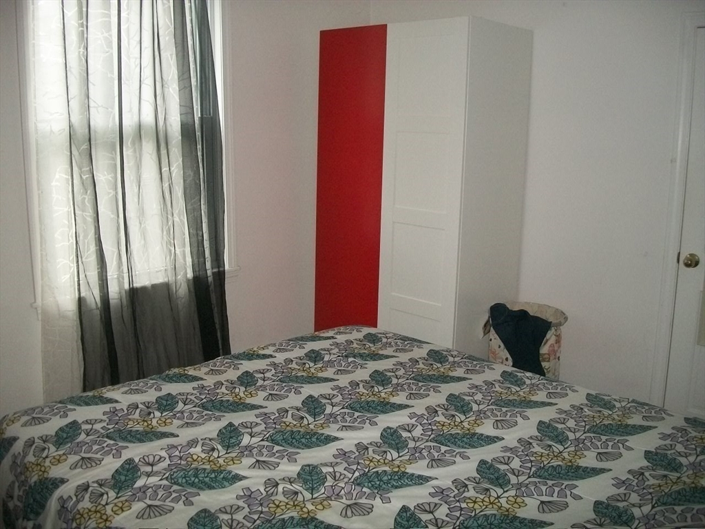 2 bed, 1 bath apartment for rent at 32 Magazine St Unit 1, Cambridgeport — photo 2 of 10
