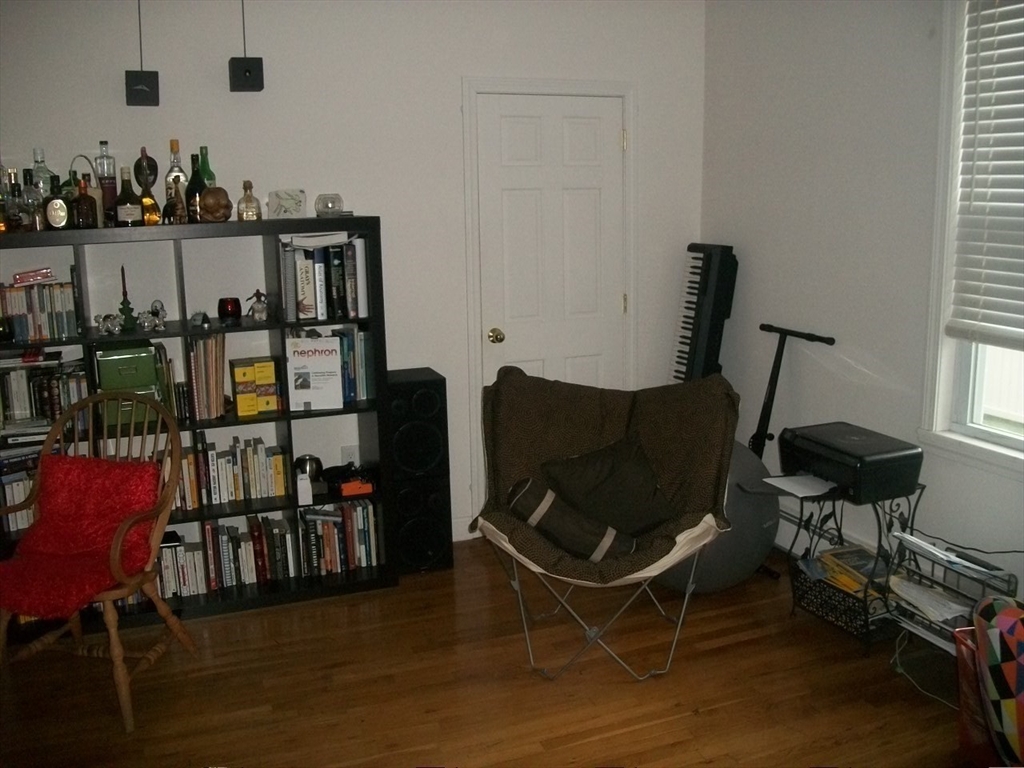 2 bed, 1 bath apartment for rent at 32 Magazine St Unit 1, Cambridgeport — photo 6 of 10