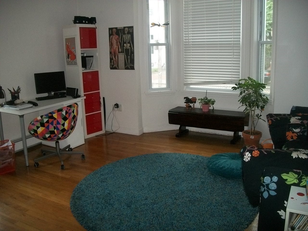 2 bed, 1 bath apartment for rent at 32 Magazine St Unit 1, Cambridgeport — photo 5 of 10