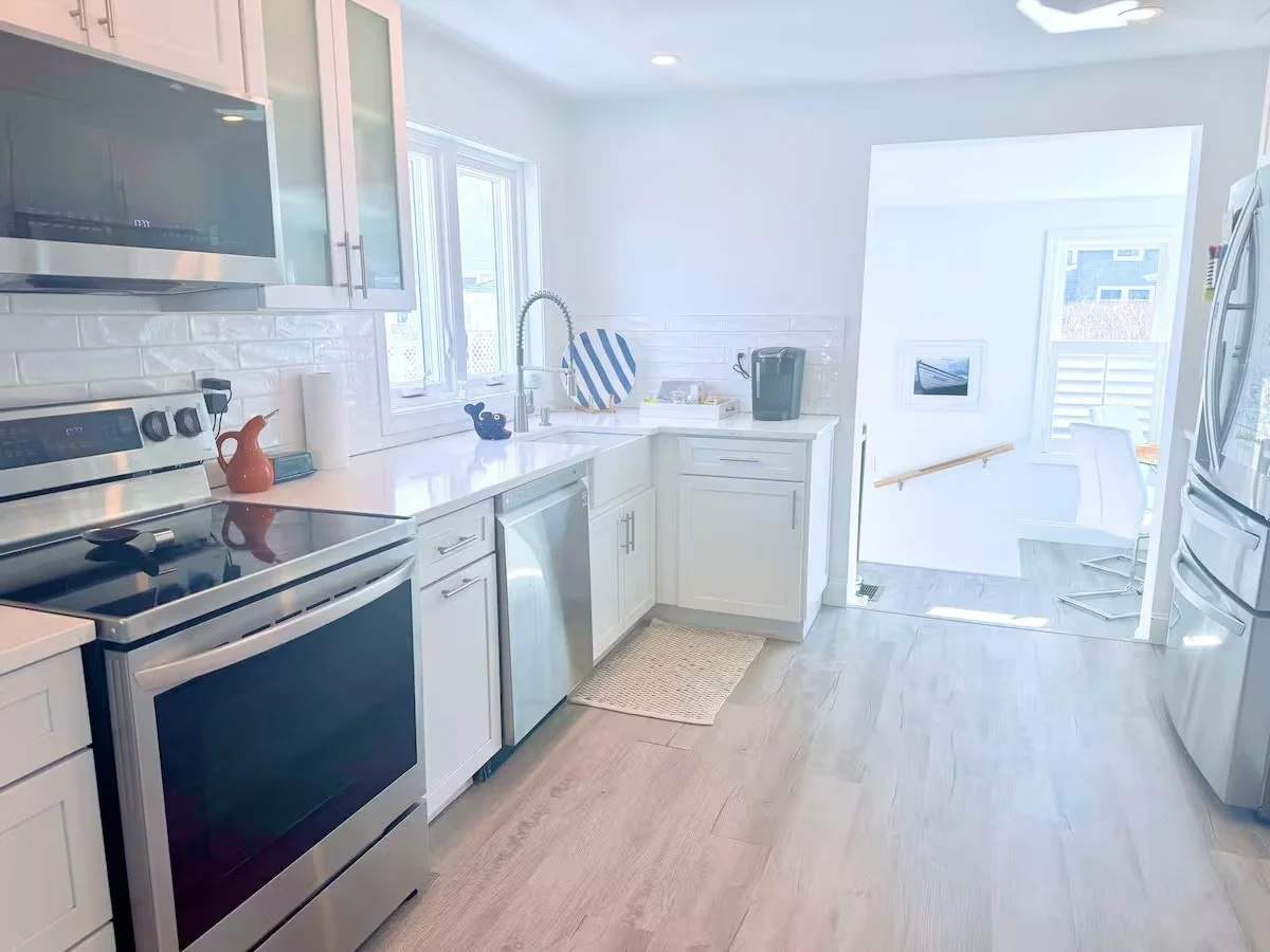 2 bed, 1 bath apartment for rent at 32 Malta St, Nantasket Beach — photo 5 of 14