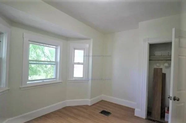 7 bed, 2 bath apartment for rent at 32 Mansfield St, Allston — photo 11 of 20