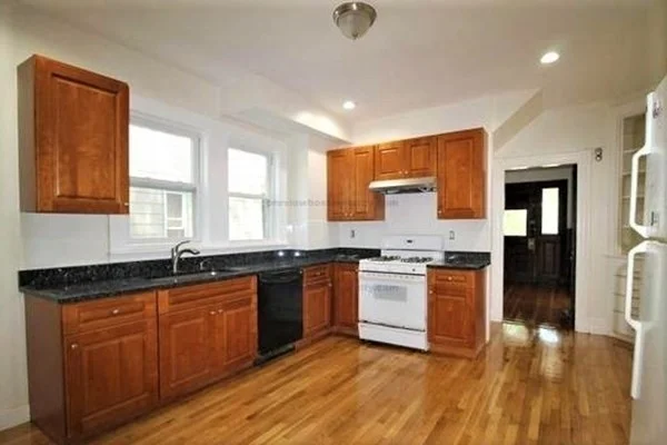 7 bed, 2 bath apartment for rent at 32 Mansfield St, Allston — photo 1 of 20