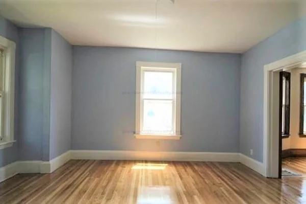 7 bed, 2 bath apartment for rent at 32 Mansfield St, Allston — photo 4 of 20