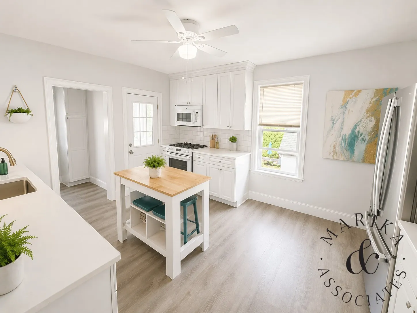 4 bed, 1 bath apartment for rent at 32 Mansfield St Unit B, Everett — photo 1 of 23