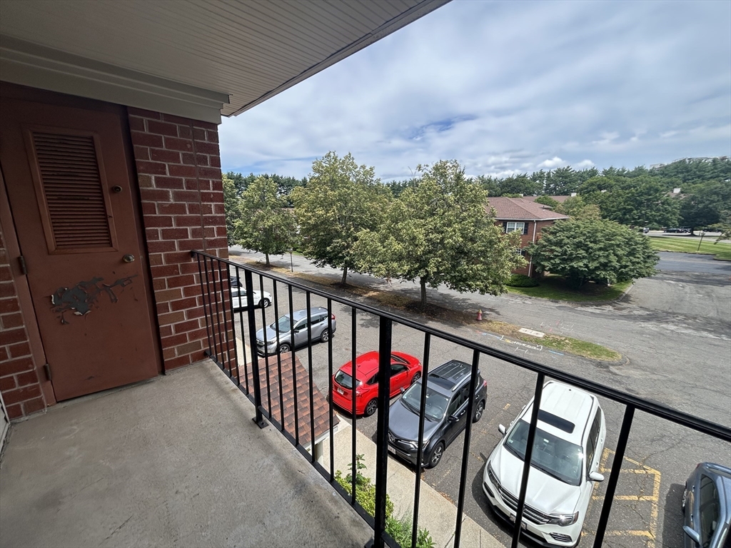 2 bed, 2 bath apartment for rent at 32 Maple Crest Cir Unit I, Holyoke — photo 5 of 23