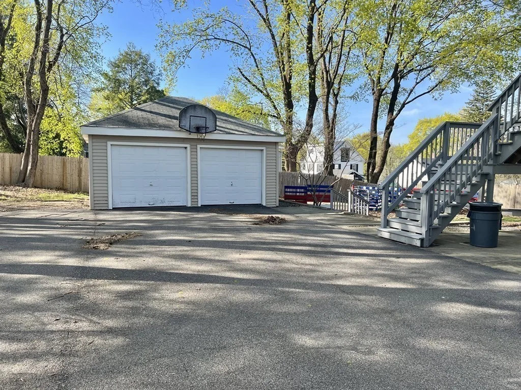2 bed, 1 bath apartment for rent at 32 Massachusetts Ave Unit 2, Walpole — photo 11 of 12