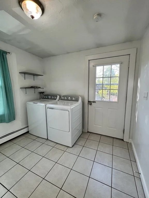 2 bed, 1 bath apartment for rent at 32 Massachusetts Ave Unit 2, Walpole — photo 6 of 12