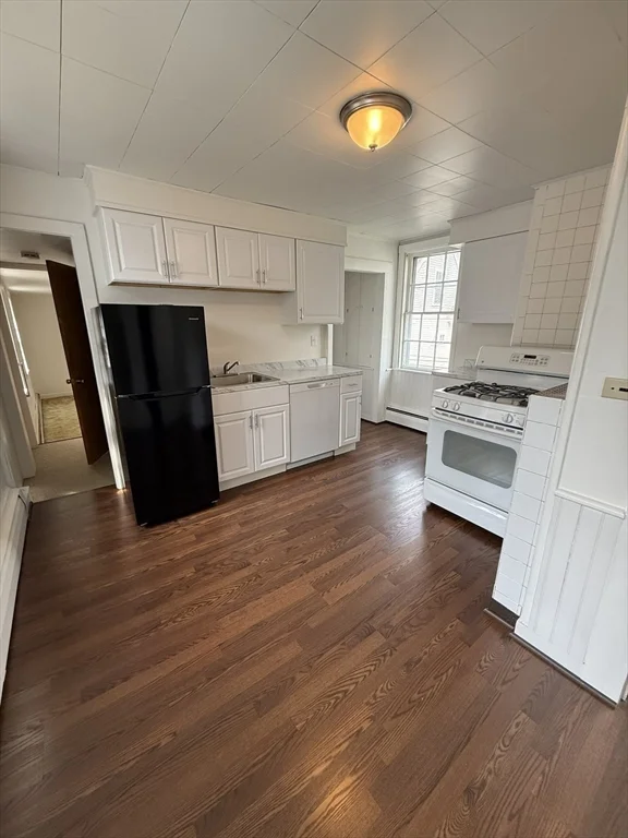 4 bed, 1 bath apartment for rent at 32 Mount Pleasant St Unit 2, Rockport — photo 6 of 19