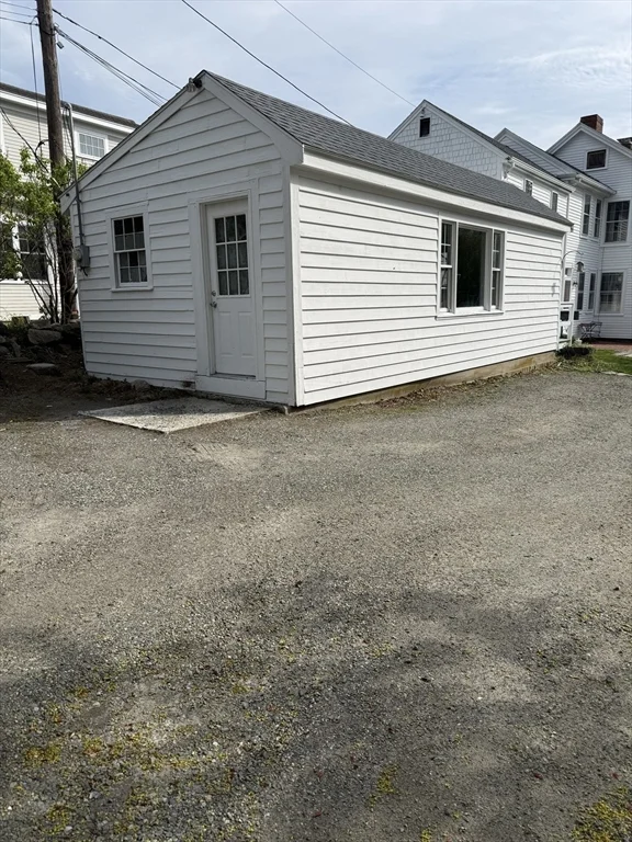 4 bed, 1 bath apartment for rent at 32 Mount Pleasant St Unit 2, Rockport — photo 17 of 19