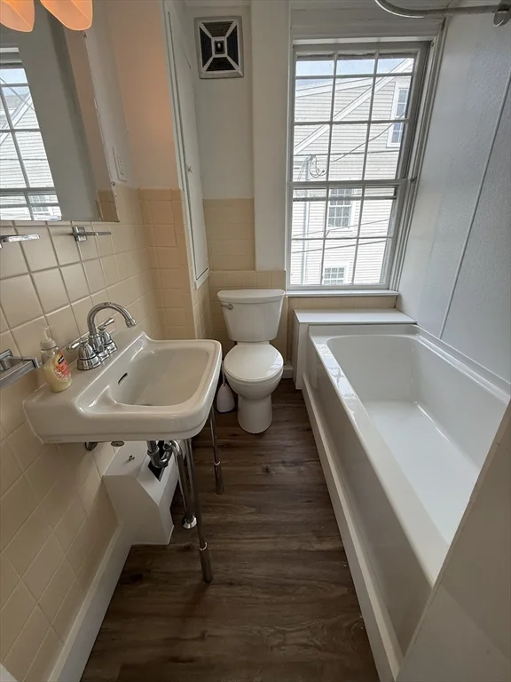 4 bed, 1 bath apartment for rent at 32 Mount Pleasant St Unit 2, Rockport — photo 15 of 19