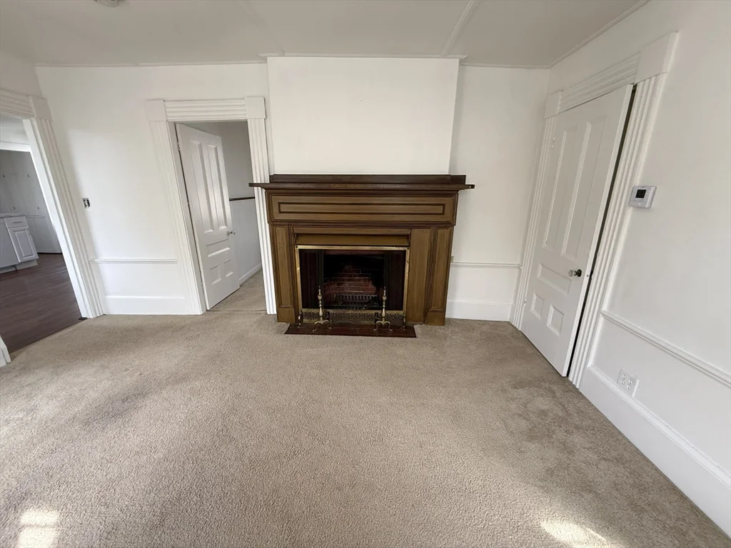 4 bed, 1 bath apartment for rent at 32 Mount Pleasant St Unit 2, Rockport — photo 3 of 19