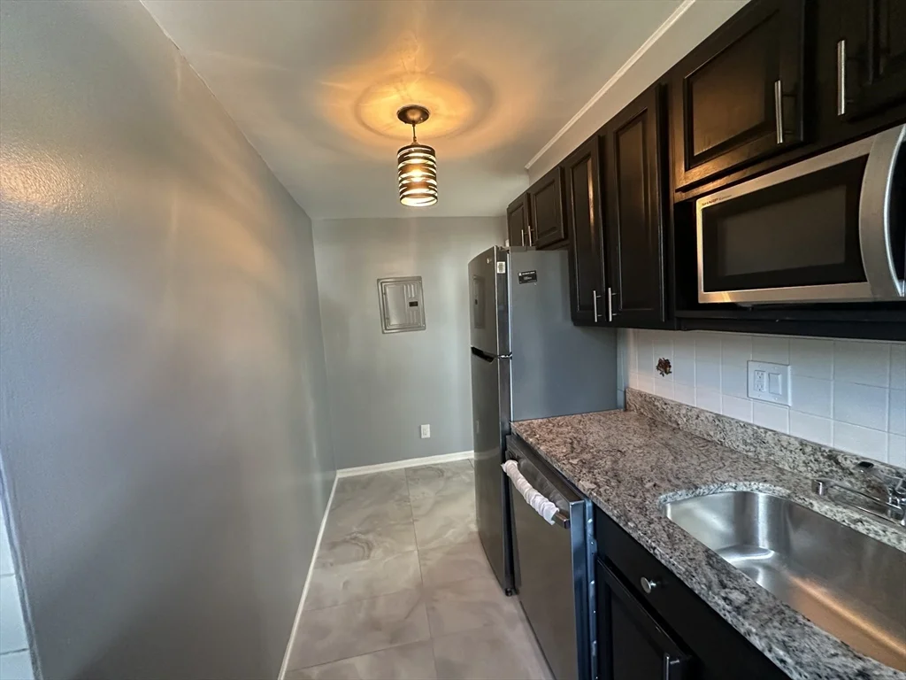 1 bed, 1 bath apartment for rent at 32 Newman Rd Unit 1, Malden — photo 5 of 13
