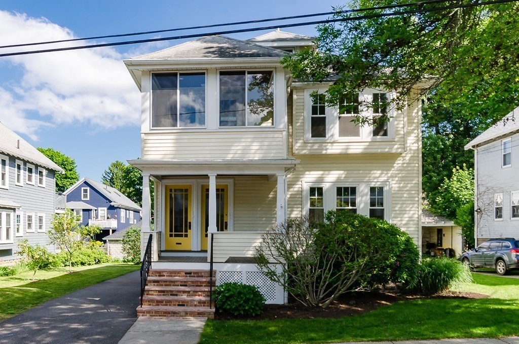 2 bed, 1 bath apartment for rent at 32 Newport St Unit 1, Arlington