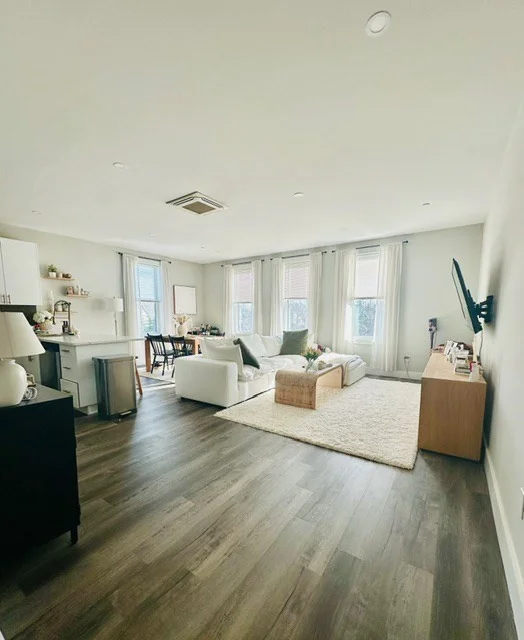 1 bed, 1 bath apartment for rent at 32 Norwood St Unit 4, Dorchester — photo 2 of 19