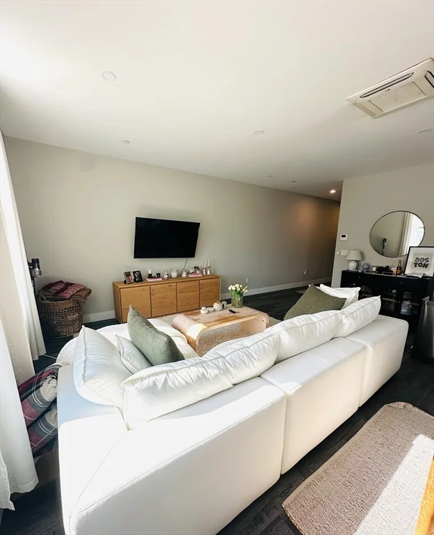 1 bed, 1 bath apartment for rent at 32 Norwood St Unit 4, Dorchester — photo 8 of 19