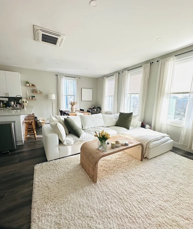 1 bed, 1 bath apartment for rent at 32 Norwood St Unit 4, Dorchester — photo 1 of 19