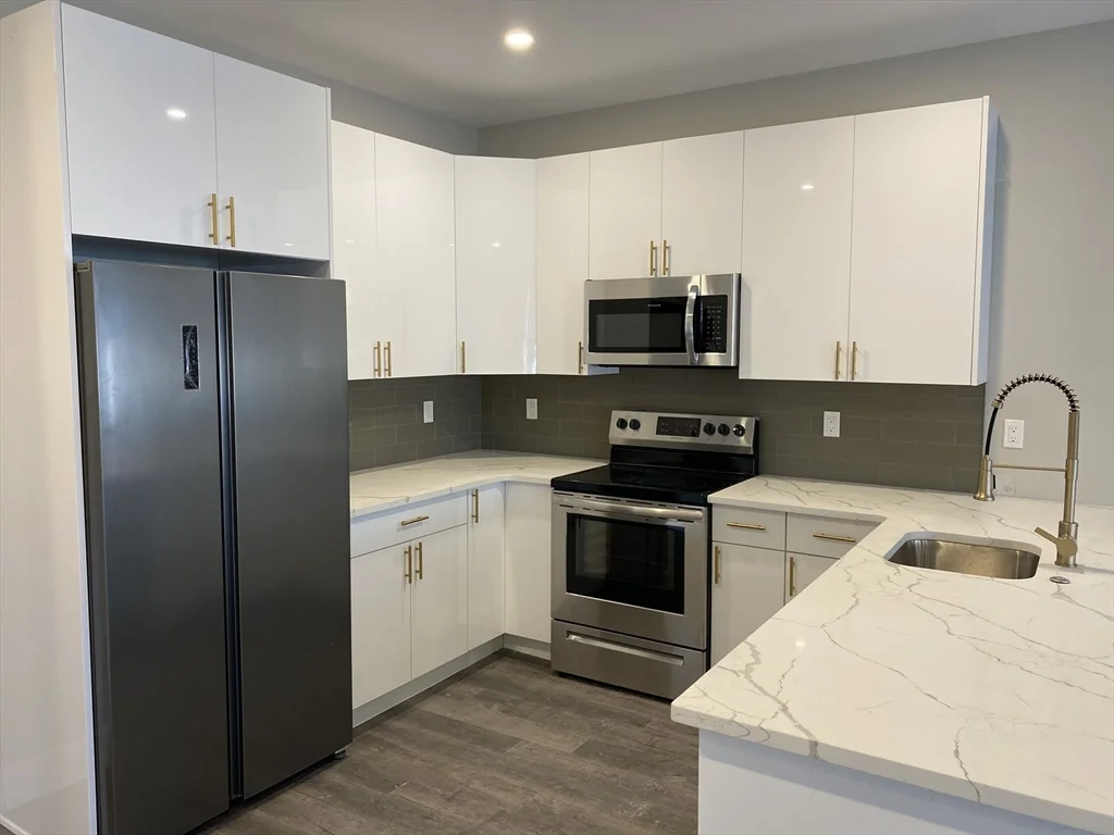 1 bed, 1 bath apartment for rent at 32 Norwood St Unit 5, Dorchester — photo 1 of 25