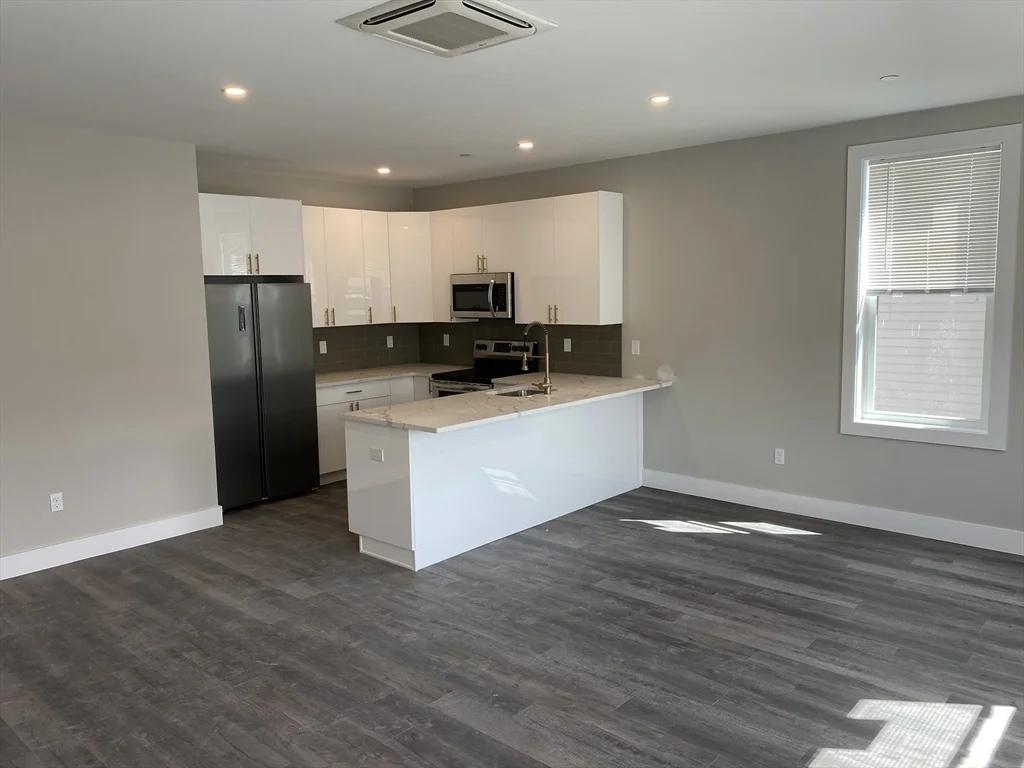 1 bed, 1 bath apartment for rent at 32 Norwood St Unit 5, Dorchester — photo 4 of 25