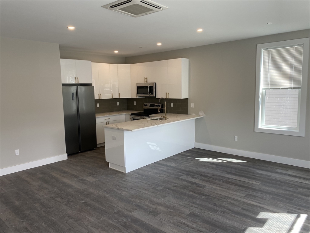 1 bed, 1 bath apartment for rent at 32 Norwood St Unit 6, Dorchester — photo 4 of 25