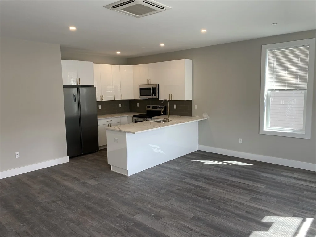 1 bed, 1 bath apartment for rent at 32 Norwood St Unit 7, Dorchester — photo 5 of 25