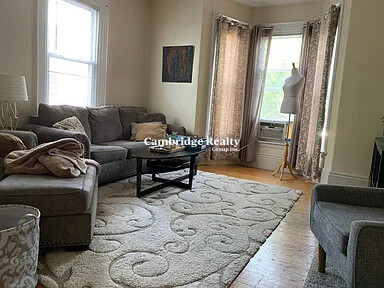 1 bed, 1 bath apartment for rent at 32 Oak St Unit 1, Ward Two — photo 11 of 13