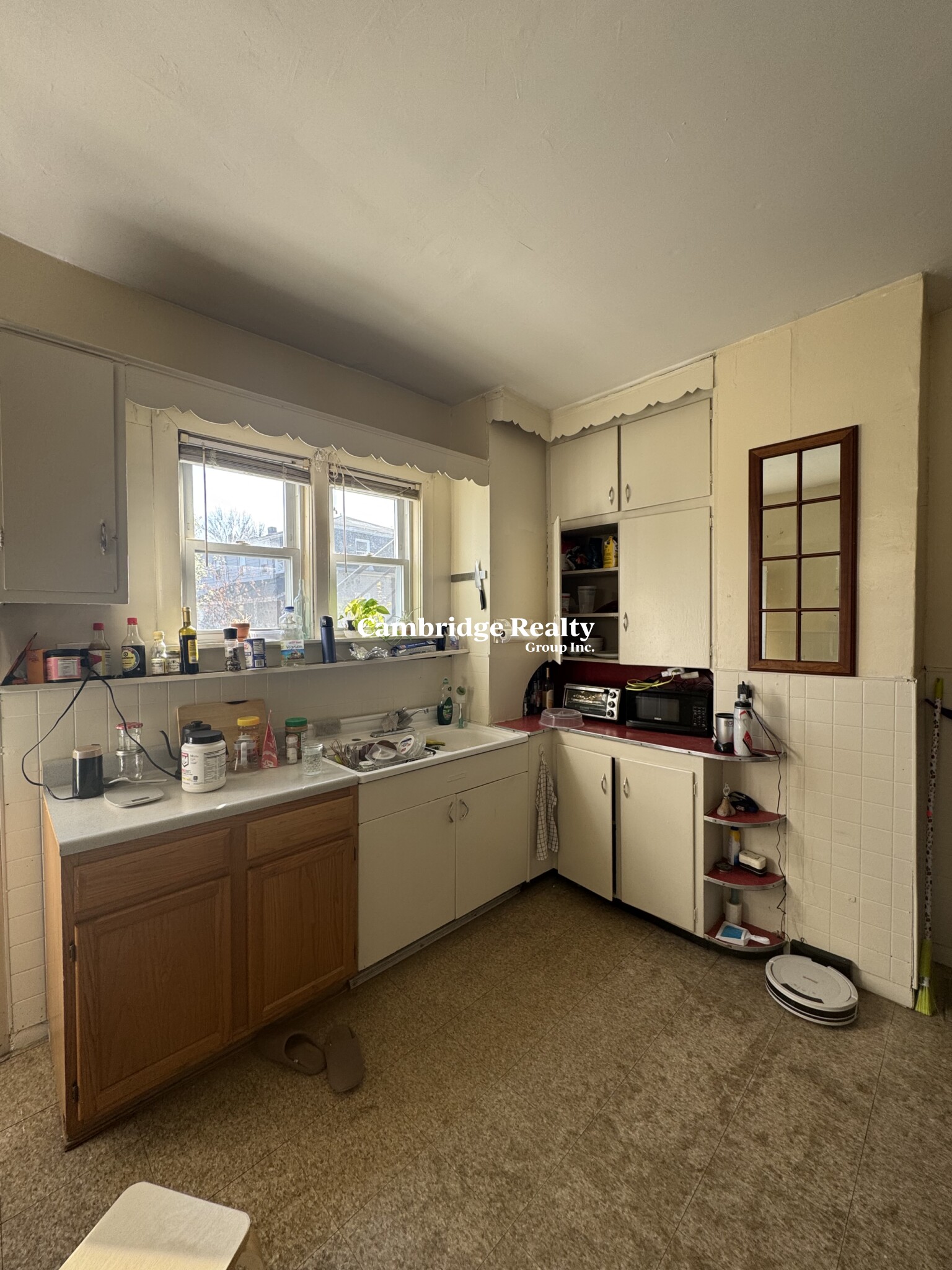 1 bed, 1 bath apartment for rent at 32 Oak St Unit 1, Ward Two — photo 3 of 13