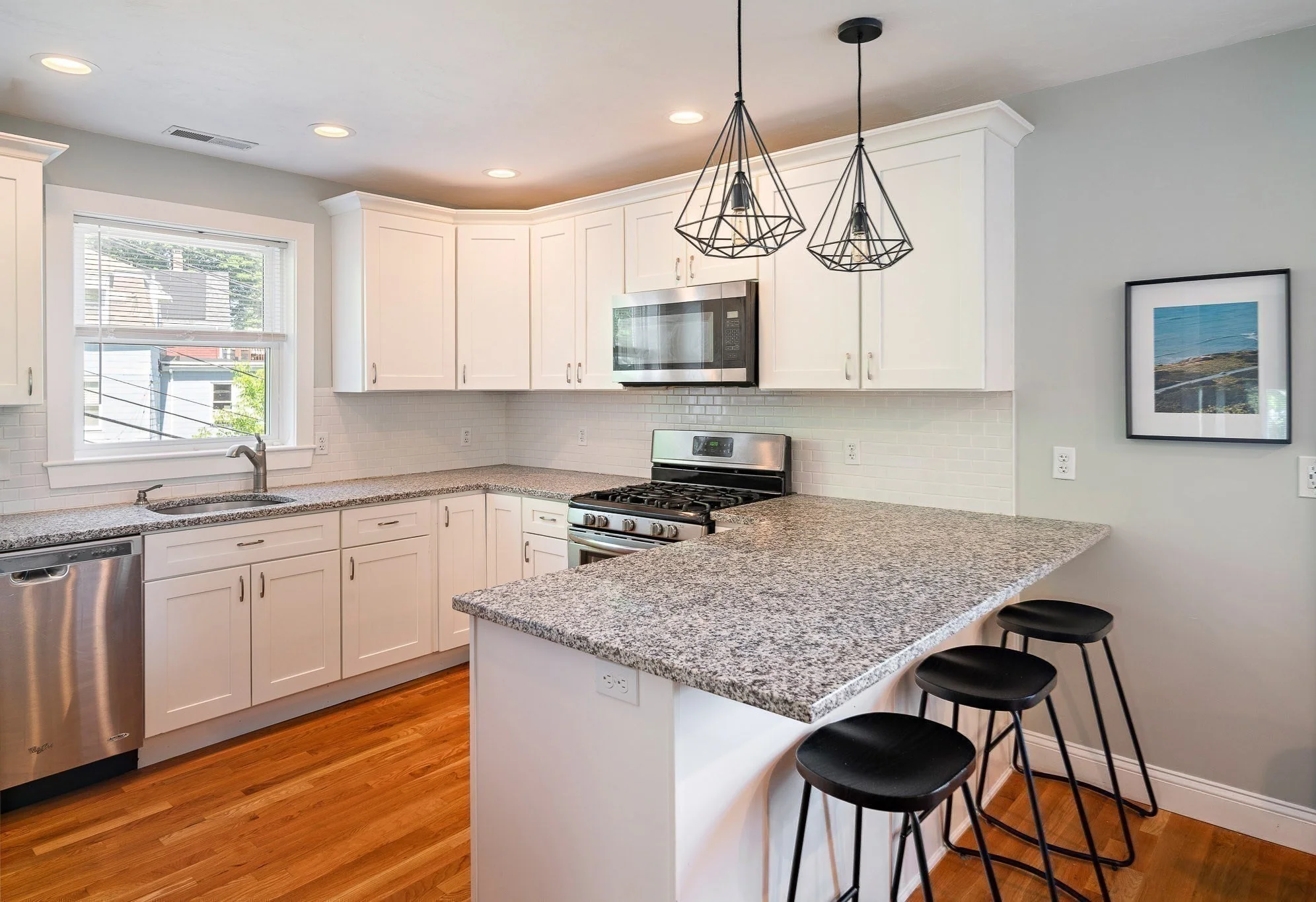 3 bed, 2 bath apartment for rent at 32 Oakland St Unit 32, Newton Corner — photo 2 of 15