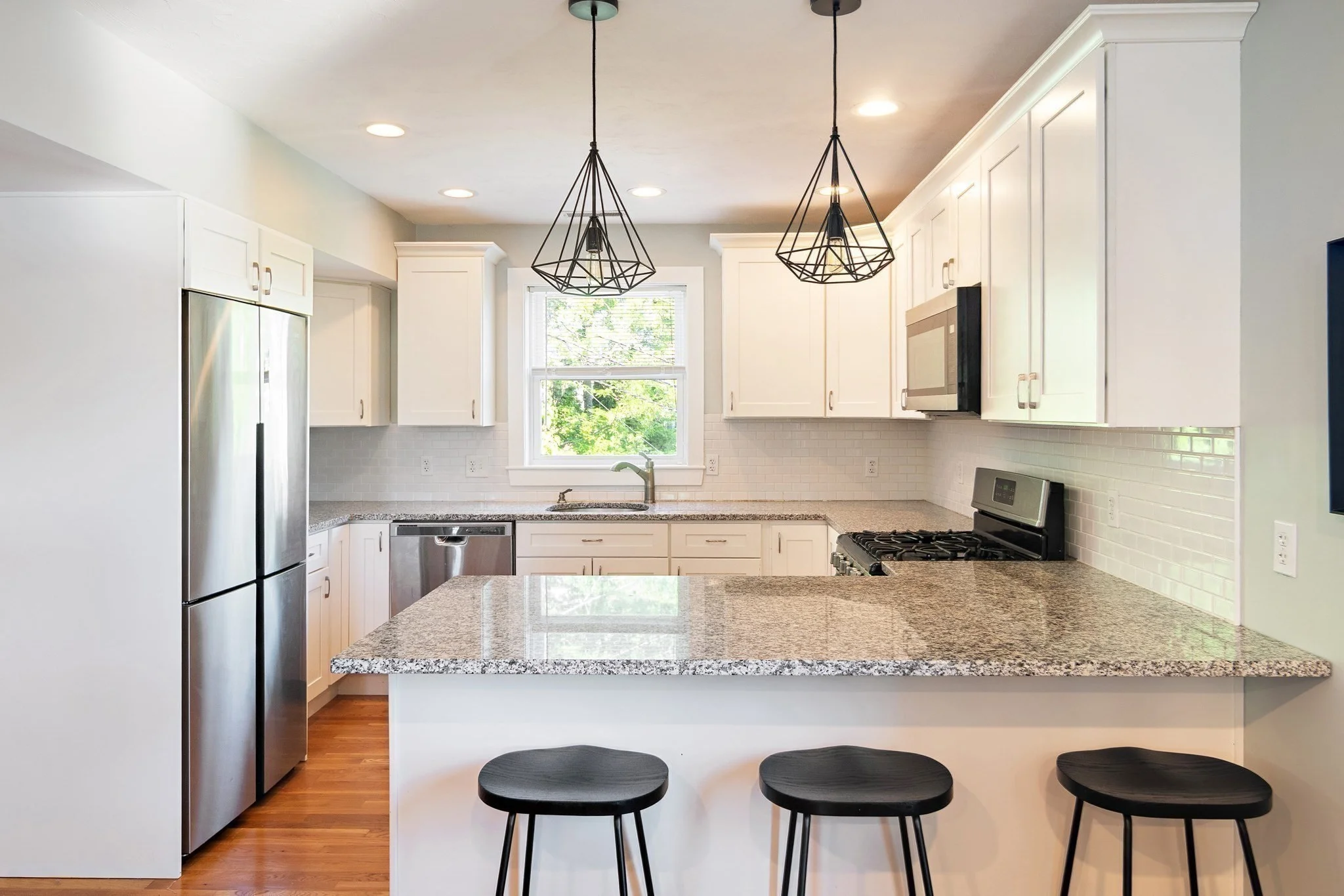 3 bed, 2 bath apartment for rent at 32 Oakland St Unit 32, Newton Corner — photo 3 of 15