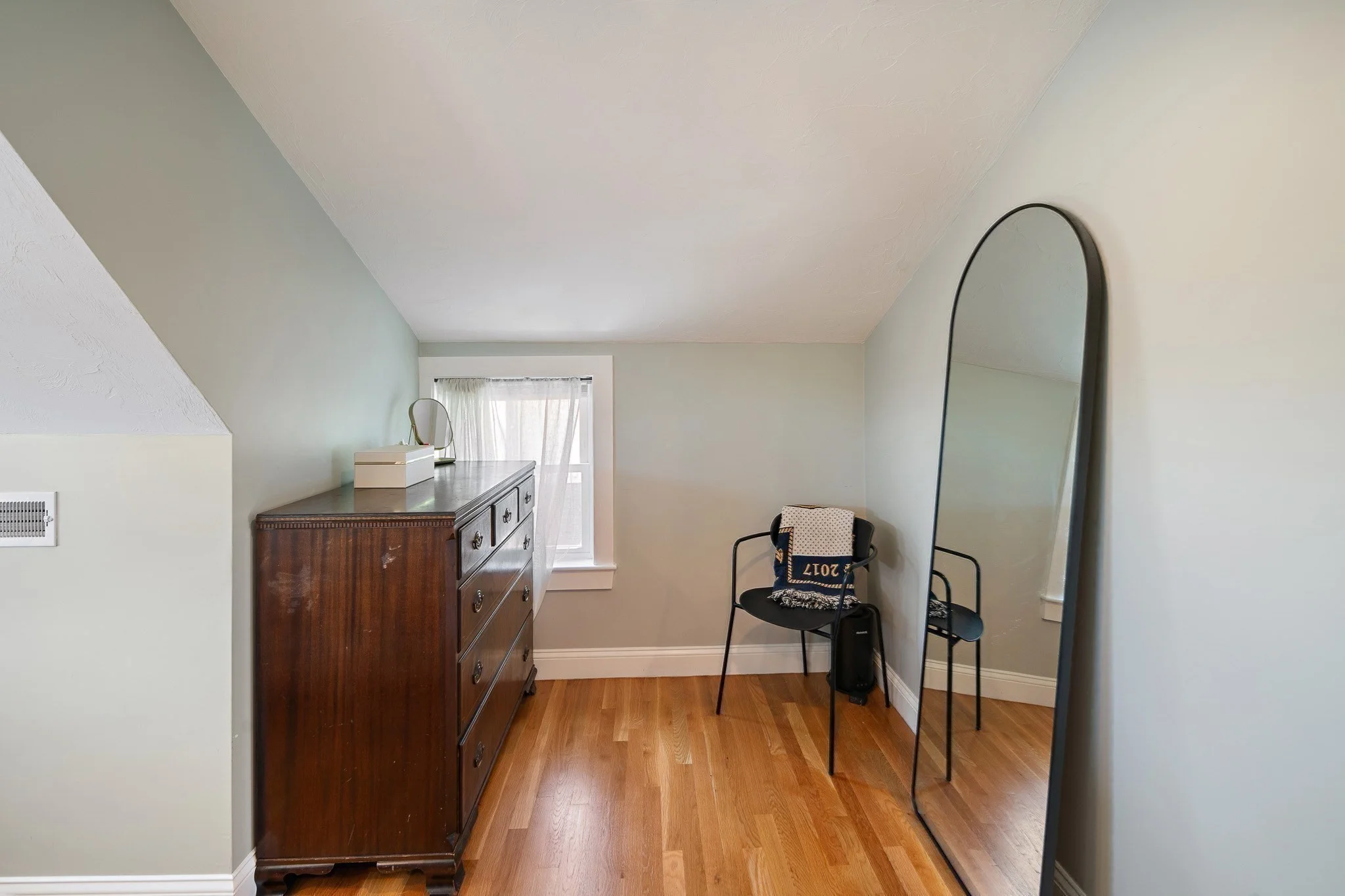 3 bed, 2 bath apartment for rent at 32 Oakland St Unit 32, Newton Corner — photo 8 of 15