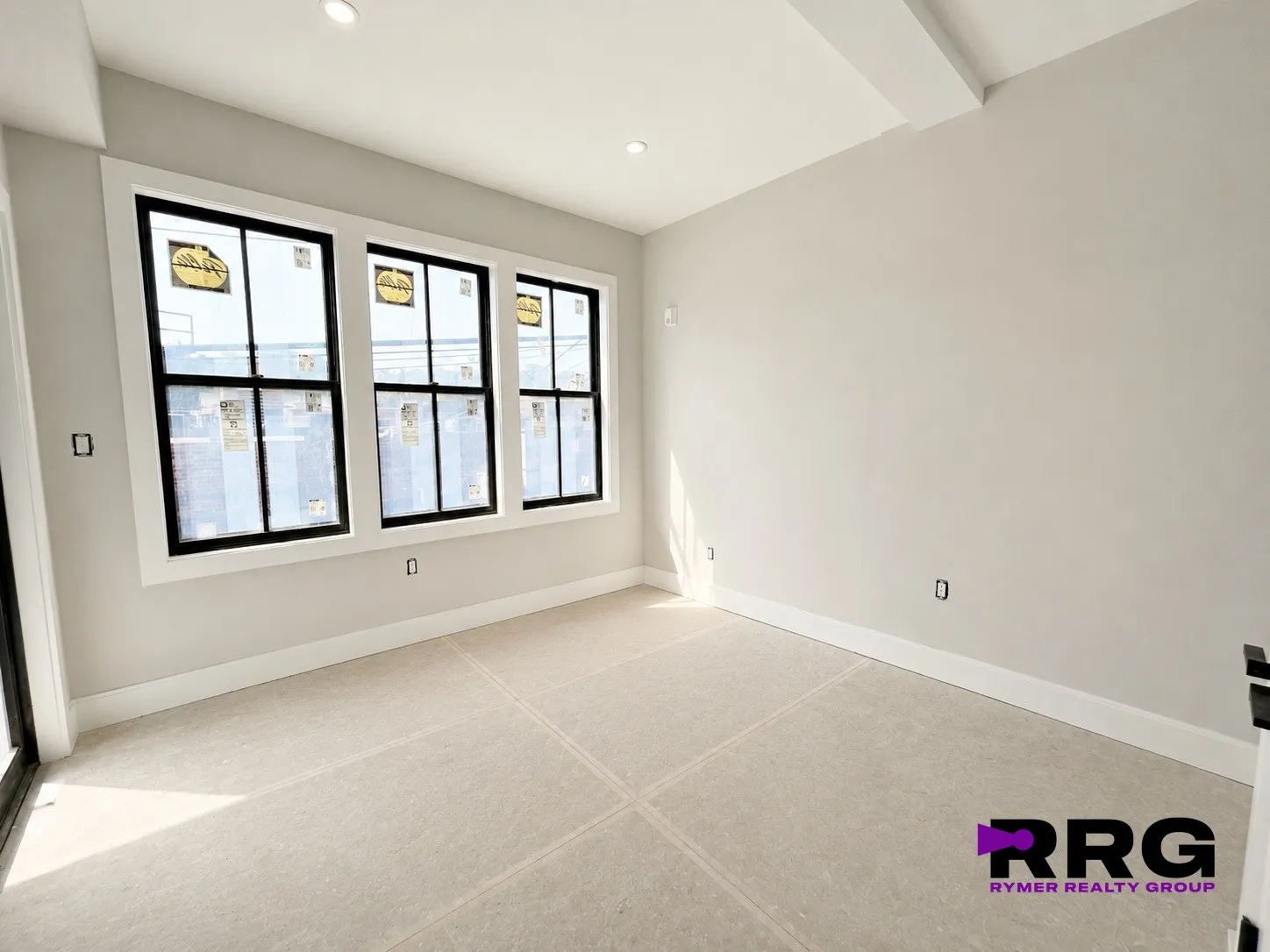 5 bed, 2 bath apartment for rent at 32 Orkney Rd Unit 1, Brighton — photo 3 of 16