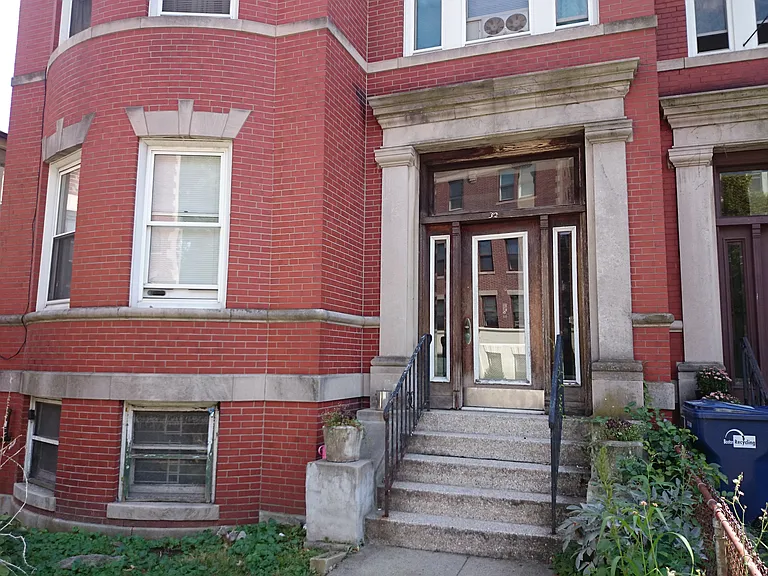 2.5 bed, 2 bath apartment for rent at 32 Orkney Rd Unit 3, Brighton — photo 3 of 8