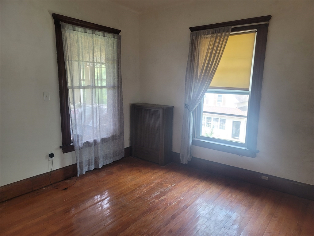 3 bed, 1 bath apartment for rent at 32 Paine St Unit 2, Worcester — photo 10 of 17