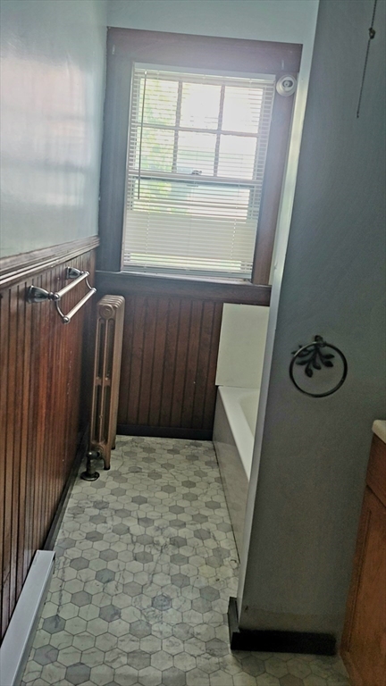 3 bed, 1 bath apartment for rent at 32 Paine St Unit 2, Worcester — photo 12 of 17