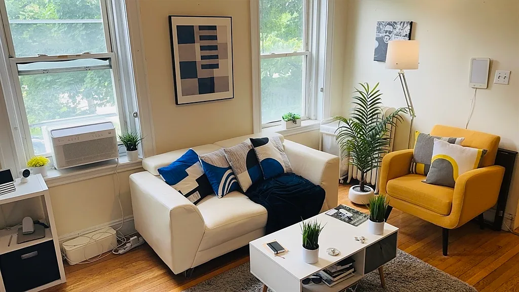 Studio bed, 1 bath apartment for rent at 32 Park Dr Unit 10, Fenway — photo 3 of 8