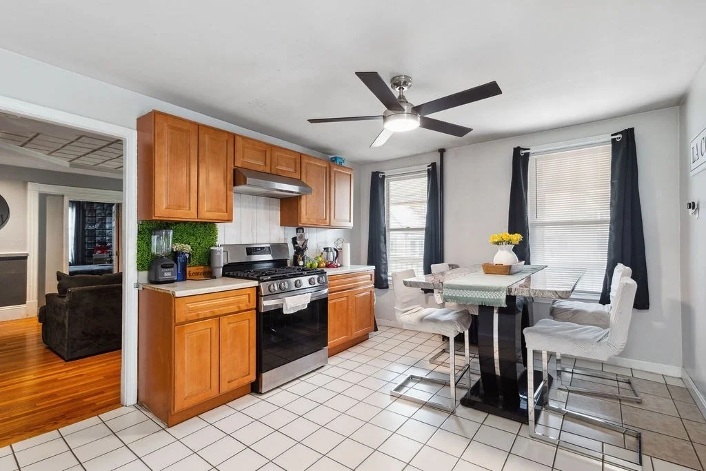 3 bed, 1 bath apartment for rent at 32 Park Rd Unit 1, Brockton — photo 2 of 20