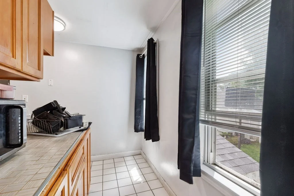 3 bed, 1 bath apartment for rent at 32 Park Rd Unit 1, Brockton — photo 3 of 20