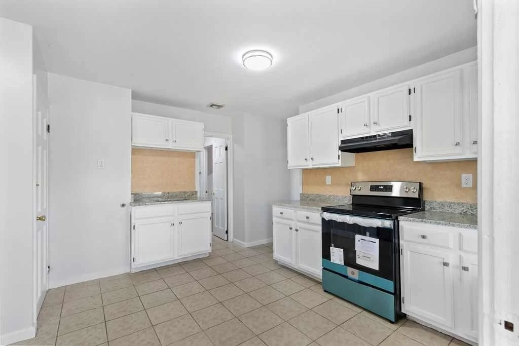 2 bed, 1 bath apartment for rent at 32 Park Rd Unit 3, Brockton — photo 2 of 10