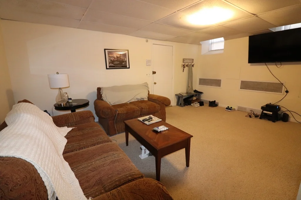 2 bed, 1 bath apartment for rent at 32 Park St Unit B3, Griggs Park — photo 7 of 12