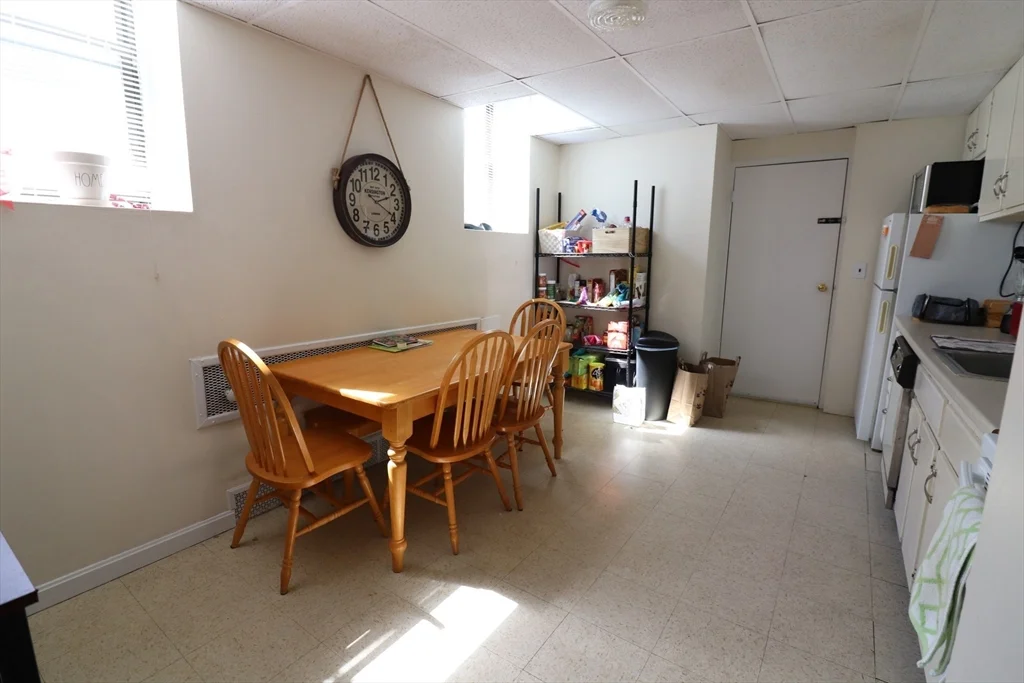 2 bed, 1 bath apartment for rent at 32 Park St Unit B3, Griggs Park — photo 4 of 12