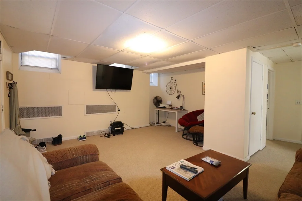 2 bed, 1 bath apartment for rent at 32 Park St Unit B3, Griggs Park — photo 5 of 12