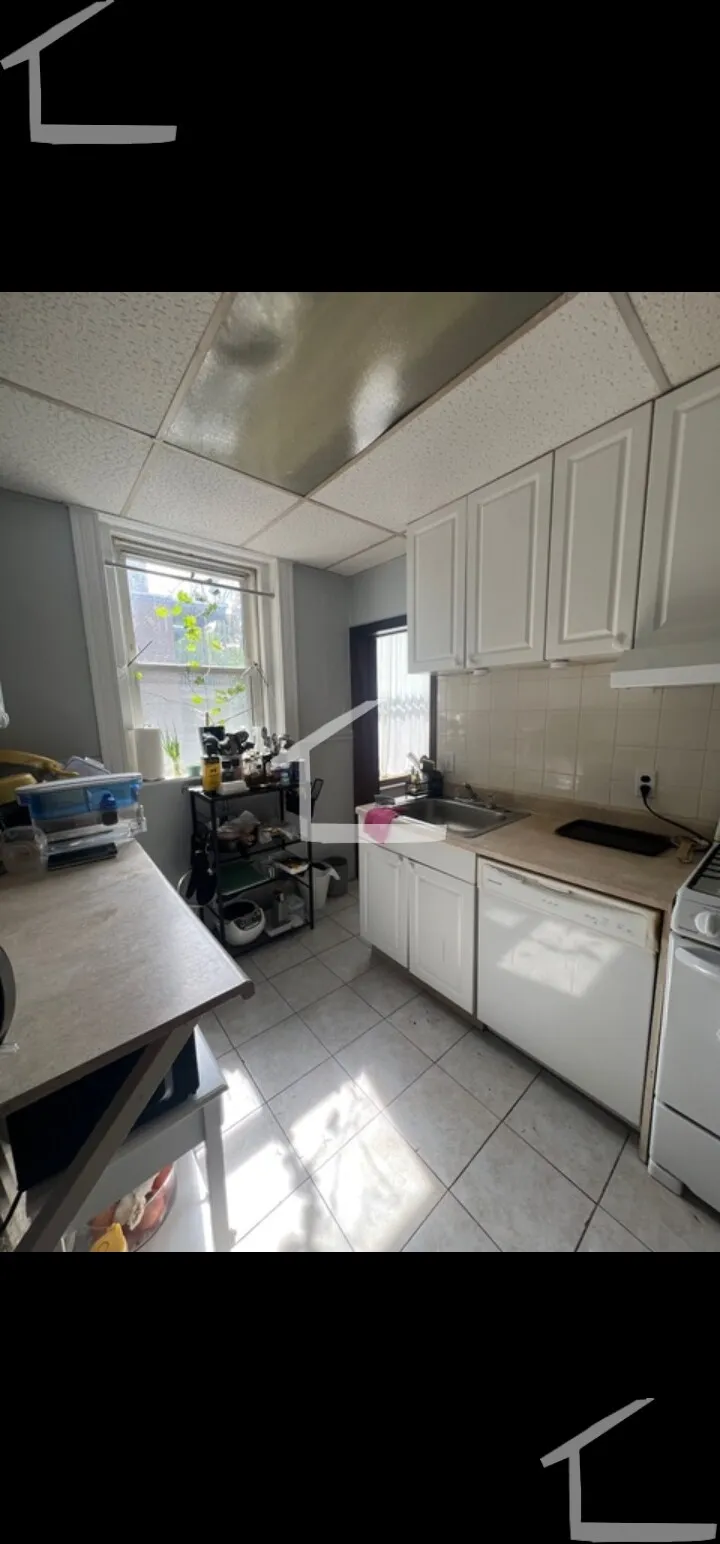 4 bed, 2 bath apartment for rent at 32 Park Vale Ave Unit 0, Brighton — photo 7 of 7