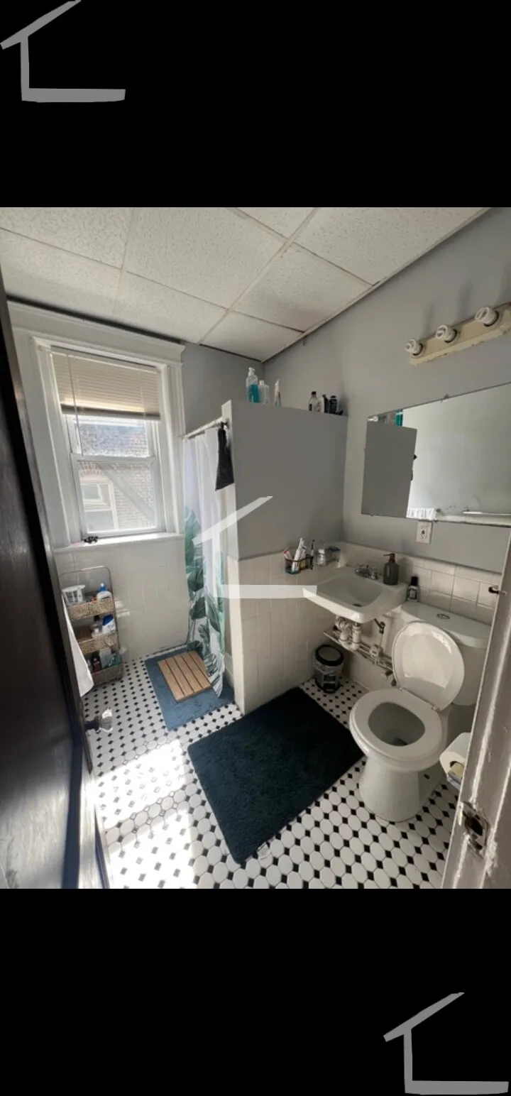 4 bed, 2 bath apartment for rent at 32 Park Vale Ave Unit 0, Brighton — photo 5 of 7