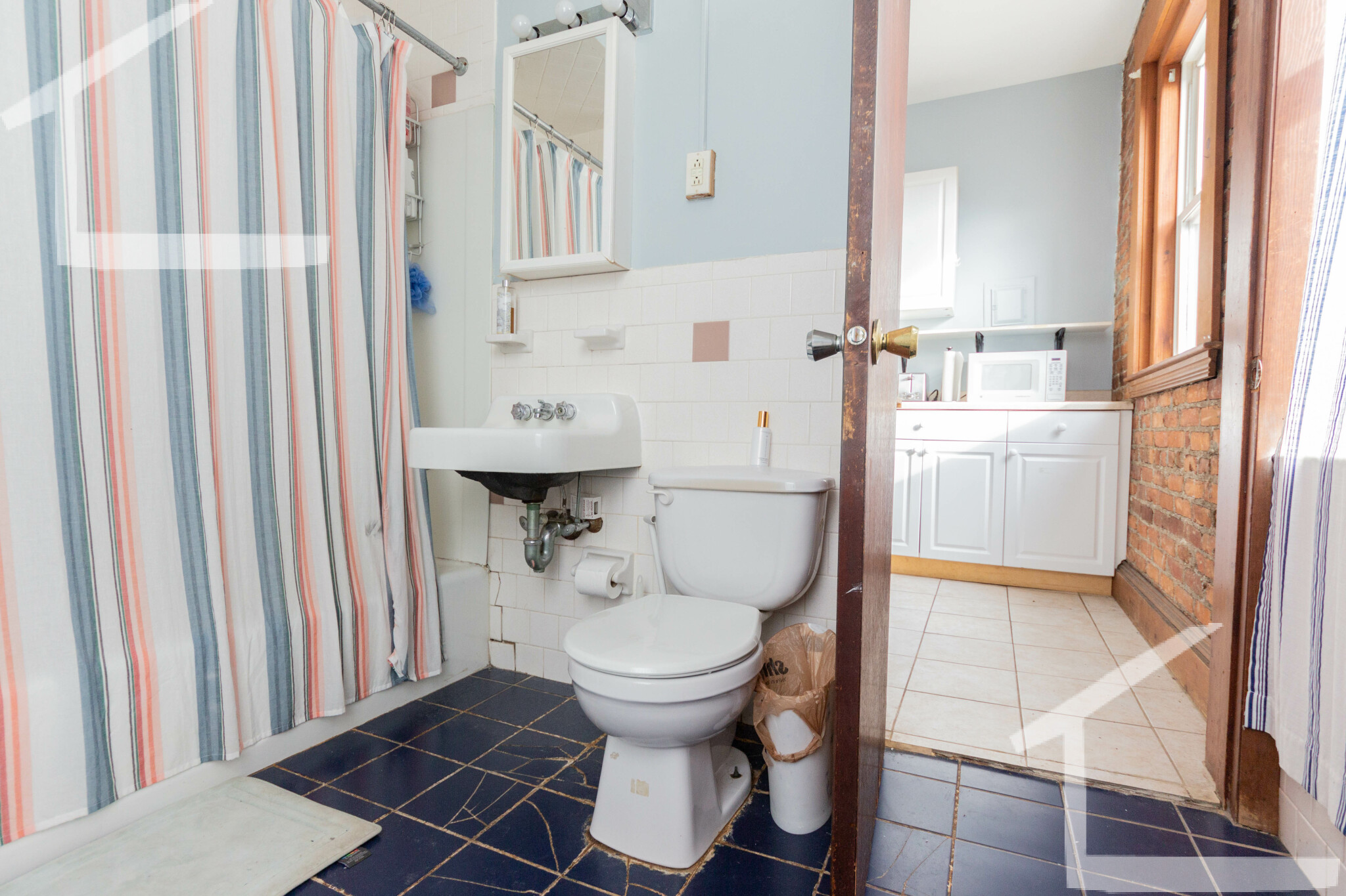4 bed, 2 bath apartment for rent at 32 Park Vale Ave Unit 7, Brighton — photo 7 of 14