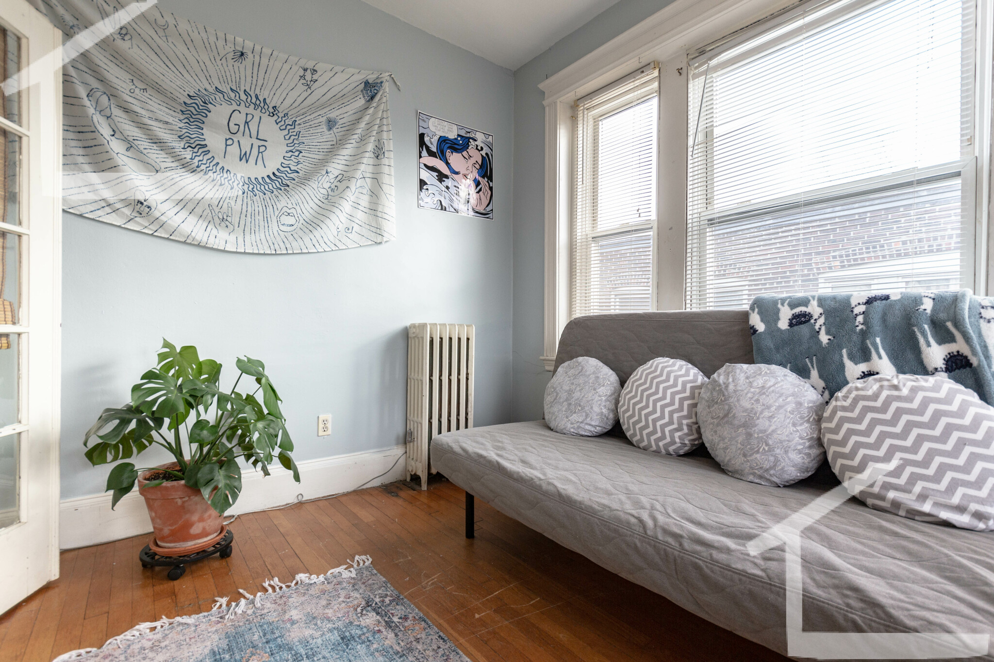 4 bed, 2 bath apartment for rent at 32 Park Vale Ave Unit 7, Brighton — photo 2 of 14