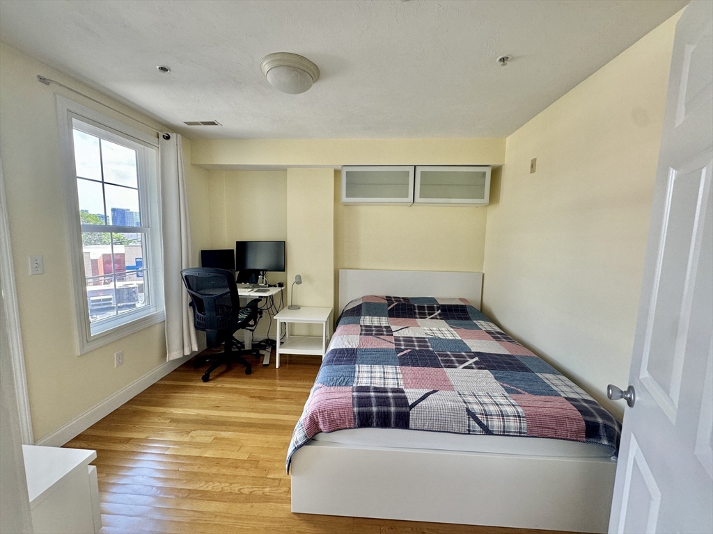 1 bed, 1 bath apartment for rent at 32 Parker St Unit 3-FURNISHED, Charlestown — photo 5 of 11