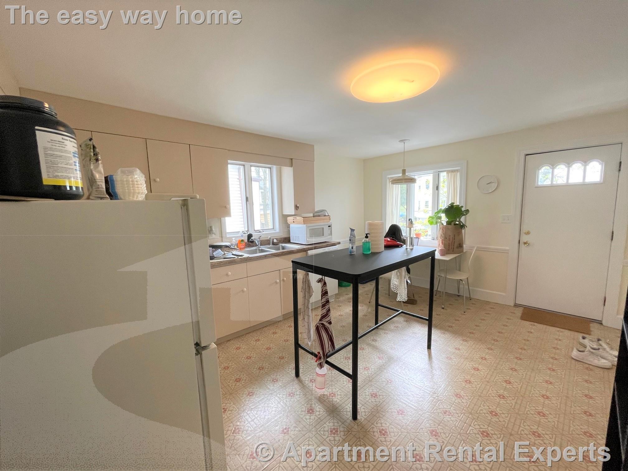 2 bed, 1 bath apartment for rent at 32 Pearson Rd Unit 2, Powderhouse — photo 3 of 13