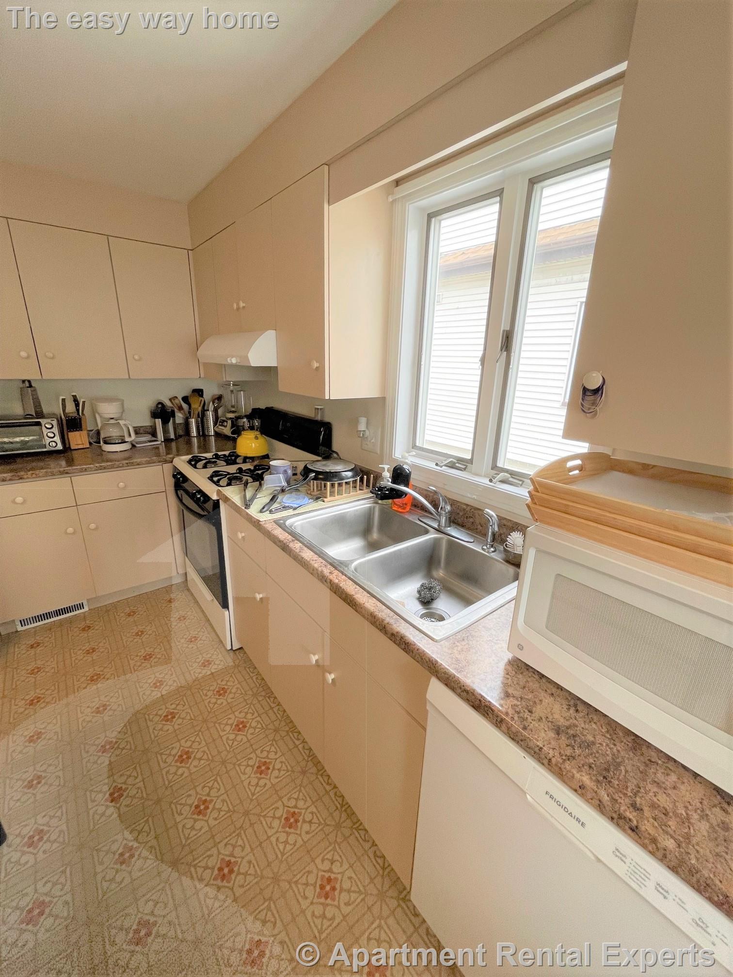 2 bed, 1 bath apartment for rent at 32 Pearson Rd Unit 2, Powderhouse — photo 2 of 13
