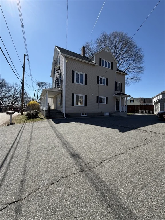 3 bed, 1 bath apartment for rent at 32 Pond St Unit 1, South Attleboro — photo 11 of 14
