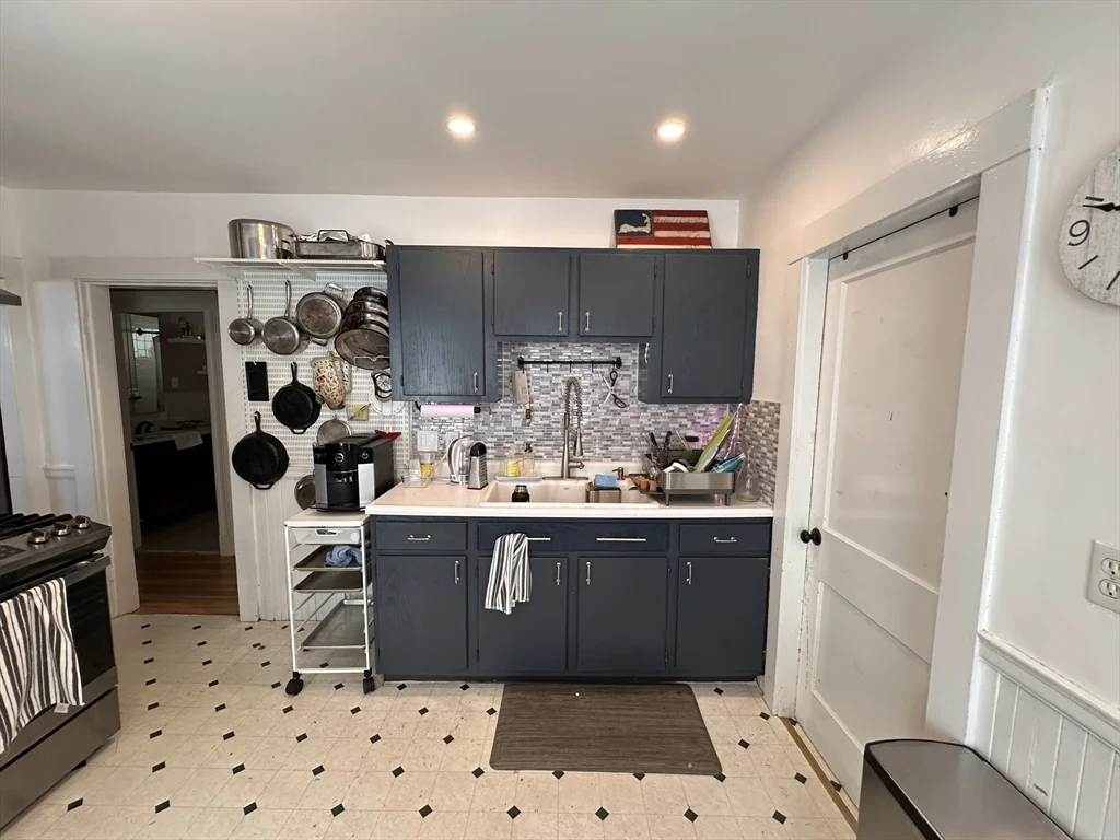2 bed, 1 bath apartment for rent at 32 Porter Unit 1, East Watertown — photo 5 of 21