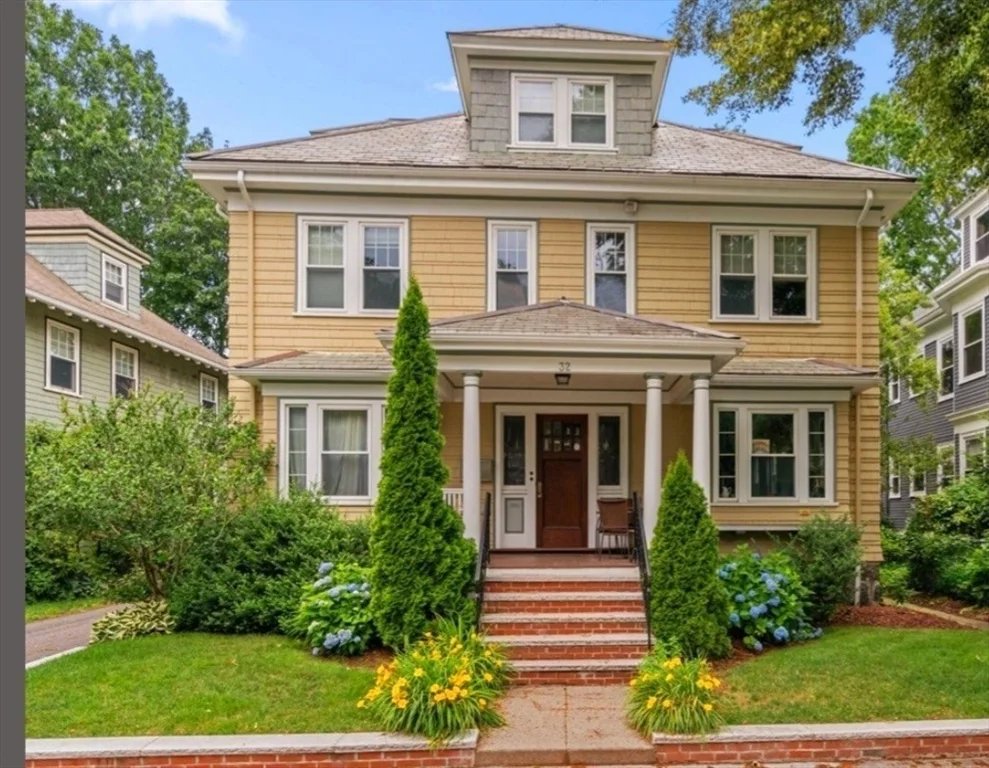 4 bed, 3 bath apartment for rent at 32 Prince Unit 2, Jamaica Plain — photo 2 of 20